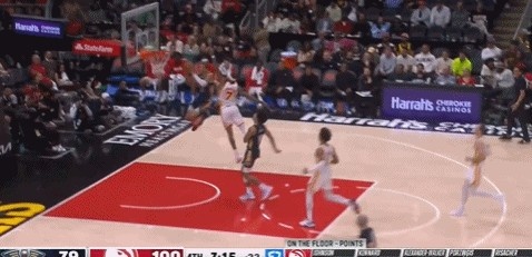 星空体育app官方网站-秀一个！麦戈文斯抢断反击一条龙折叠暴扣