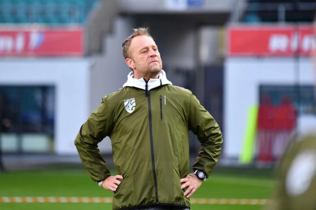 泰国主帅：对阵中国不踢防守足球 11月目标拿6分