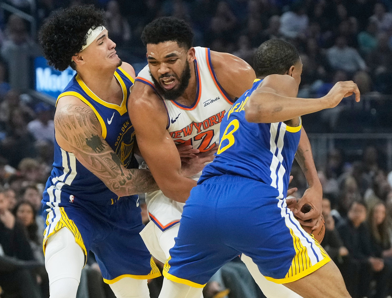 星空体育app官方网站-勇士取二连胜！新三巨80+12三分太猛 库里下半场18分发威引一波流