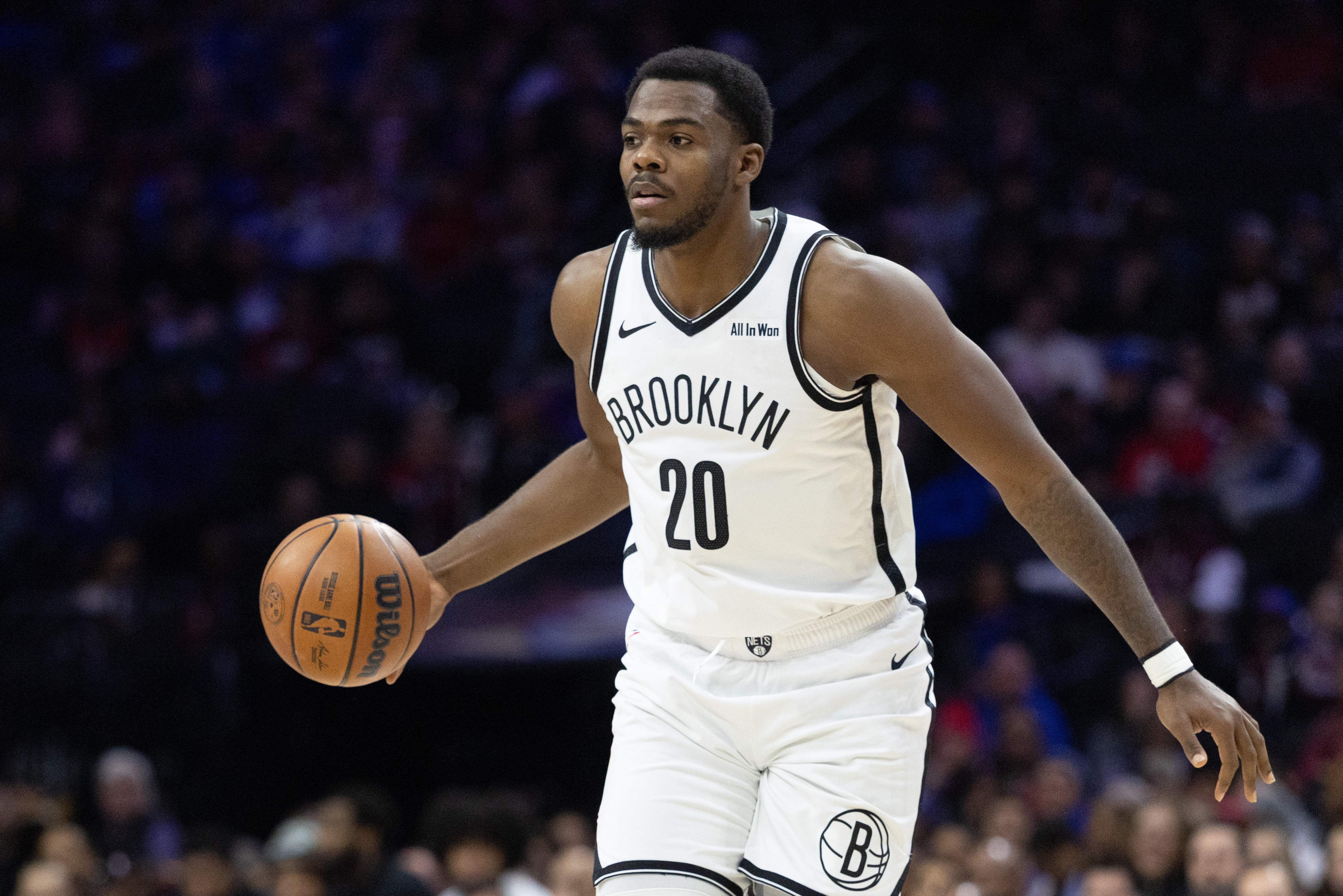 星空体育app-篮网客场对阵尼克斯！戴隆·夏普出战成疑 还有五人打不了！