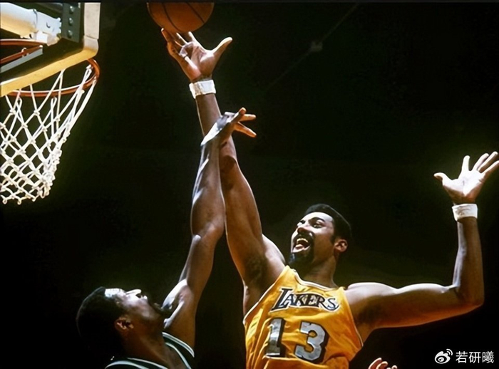 星空体育app下载-杜兰特：我最高纪录2593分，乔丹：我3041分，他：麻烦让一让|凯文·杜兰特|科比·布莱恩特|张伯伦|科比-布莱恩特|威尔特-张伯伦_新浪体育_新浪新闻