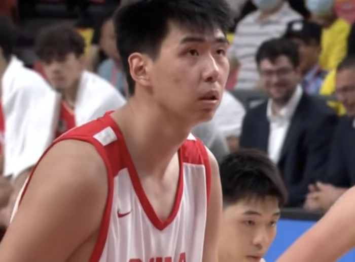 星空体育app官方下载-男篮半场惜败fmp俱乐部！庞峥麟+2内齐爆，王俊杰全面，小崔低迷|崔永元|中国男篮|徐昕|篮板|杜锋_新浪体育_新浪新闻